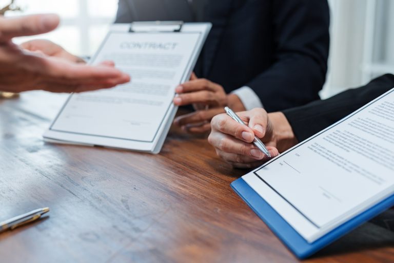 Opiniowanie umowy z prawnikiem - Global Lex.